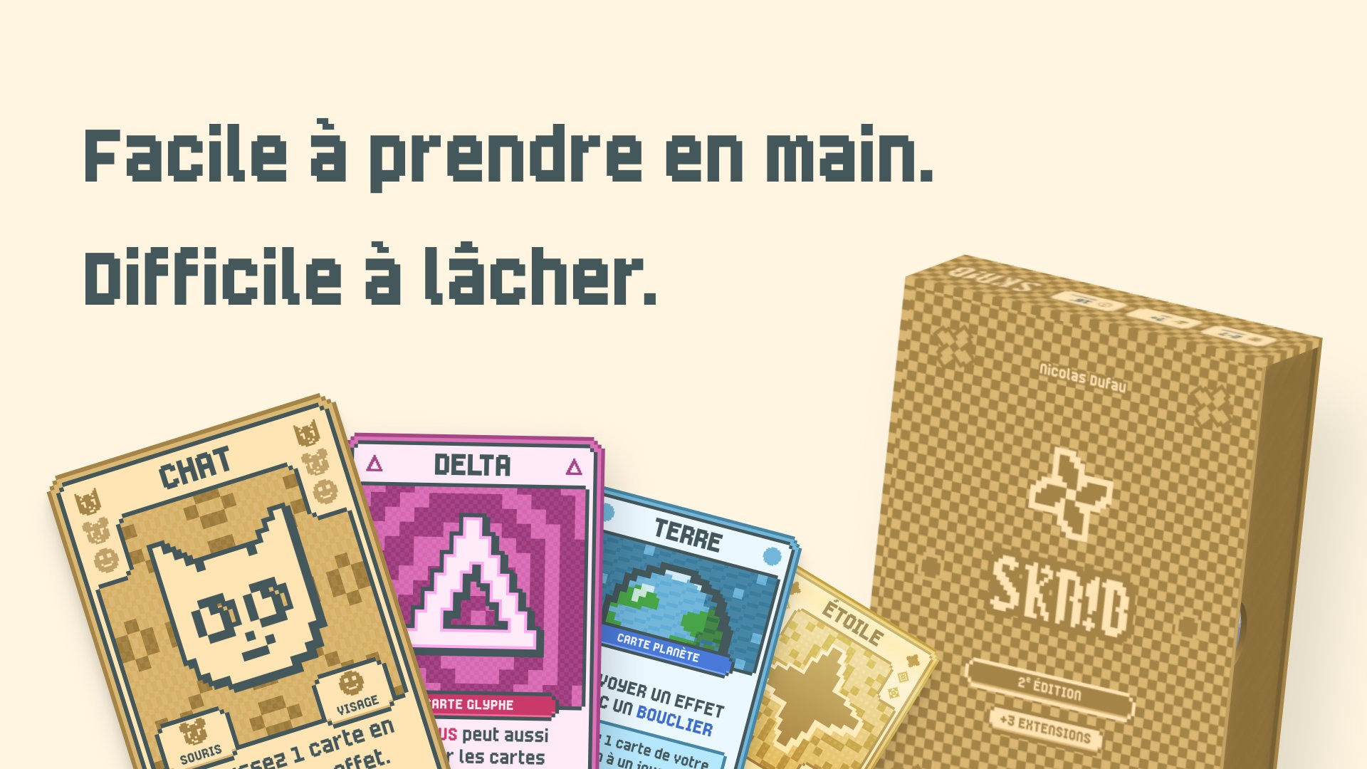Mockup du jeu SKR!B, design des cartes et packaging, avec la phrase "Facile à prendre en main. Difficile à lâcher."